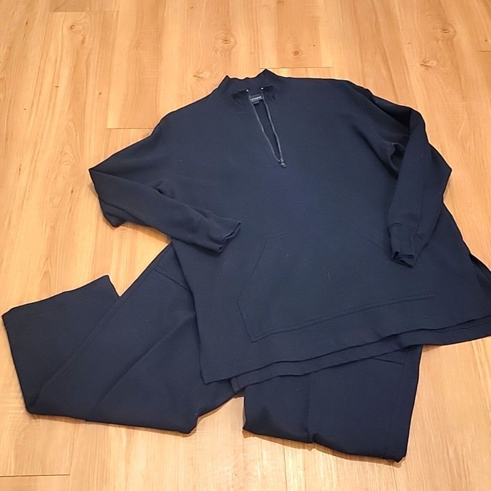 Karen Kane Navy Blue Lounge Set – Mock Neck Pullover & Capri Pants | 100% Cotton